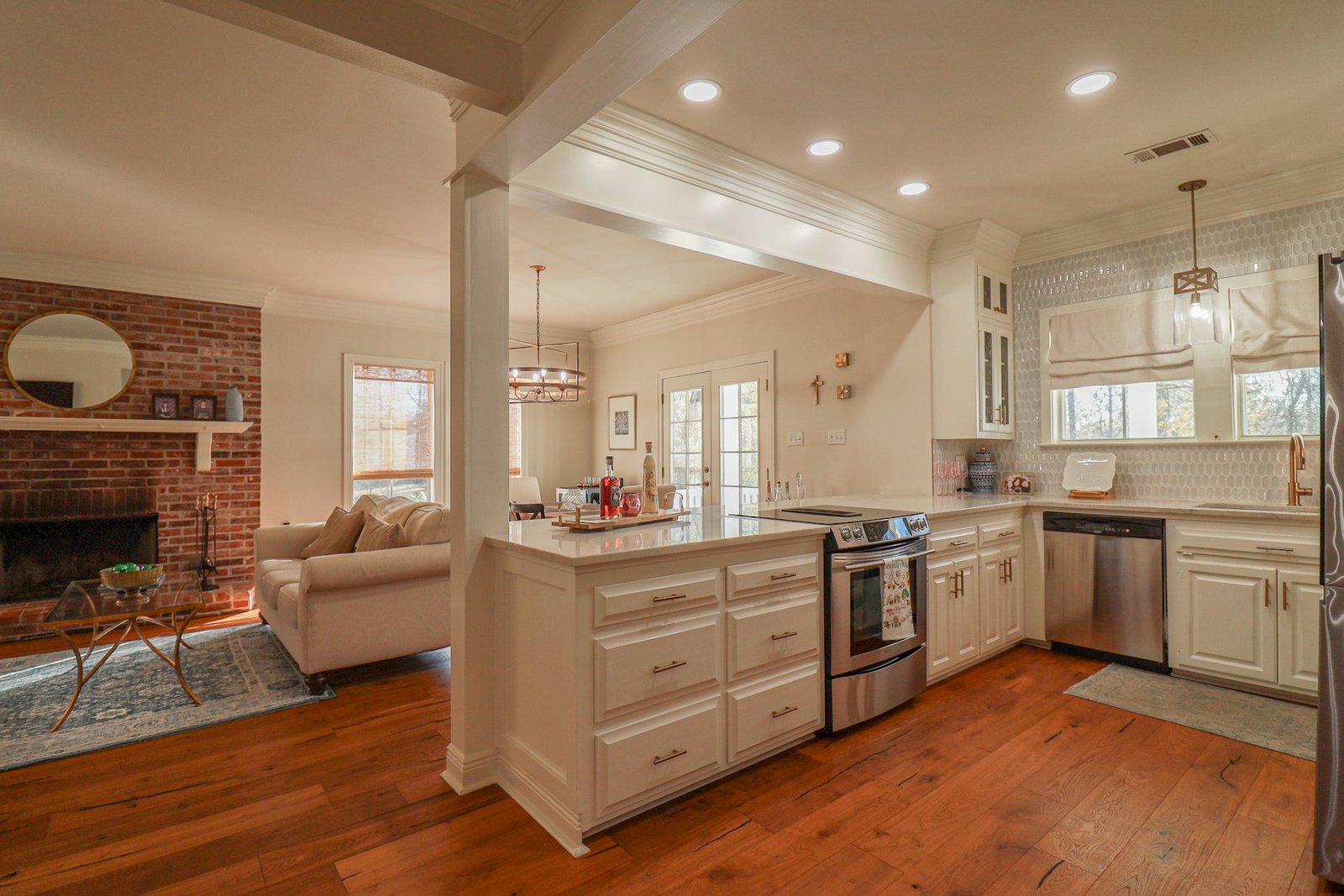 Innenraum eines Geschirrspülers